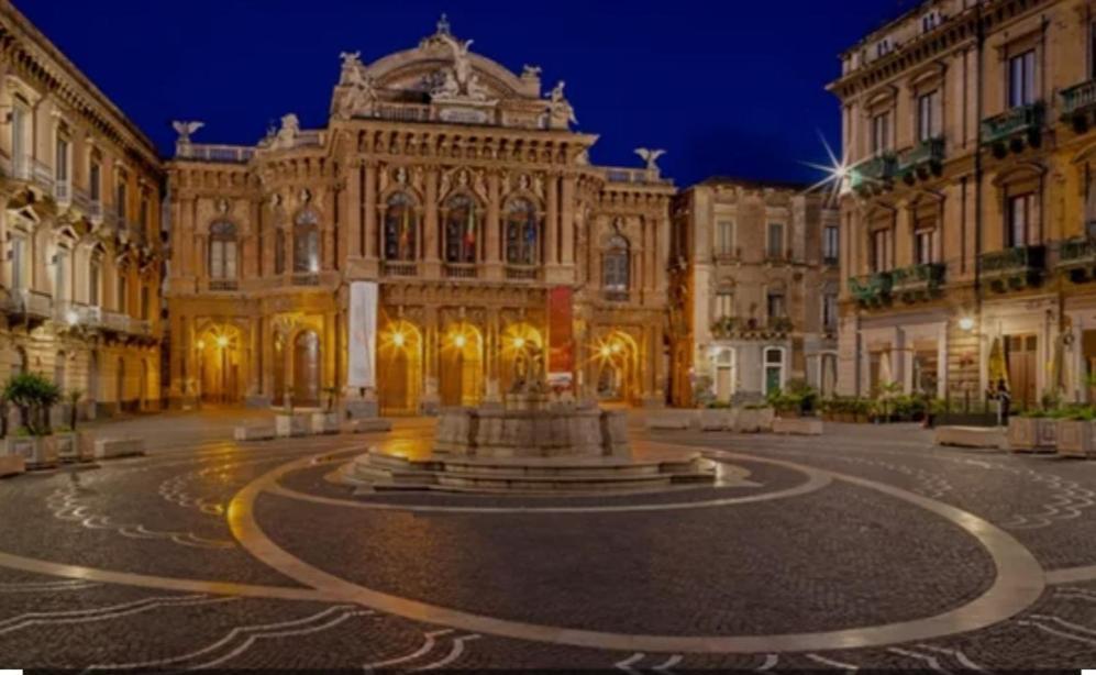 Bellini Luxury Suite Catania Bagian luar foto